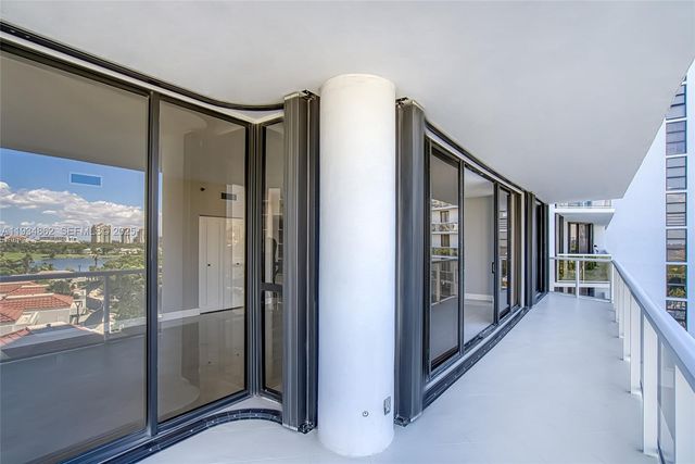 20281 E Country Club Dr 501, Aventura, FL 33180