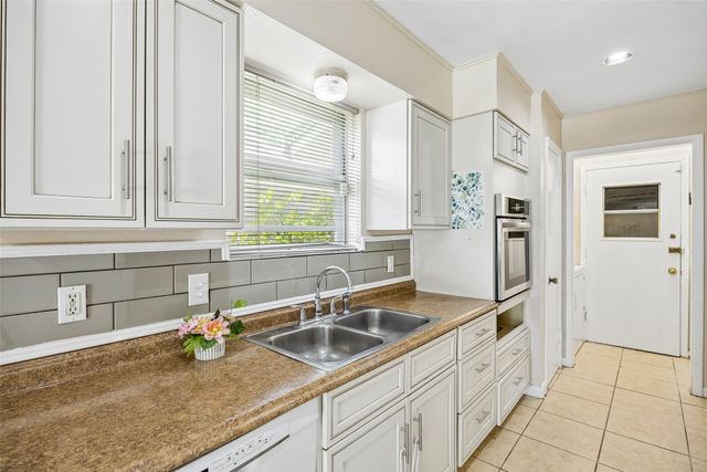 1918 Normandy Drive, Irving, TX 75060