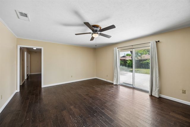 1918 Normandy Drive, Irving, TX 75060