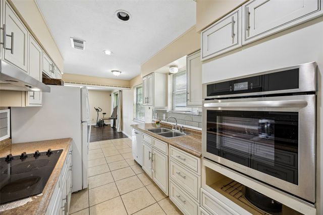 1918 Normandy Drive, Irving, TX 75060