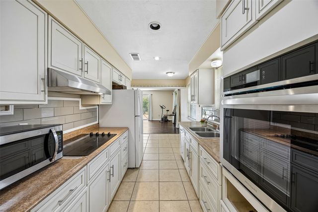 1918 Normandy Drive, Irving, TX 75060