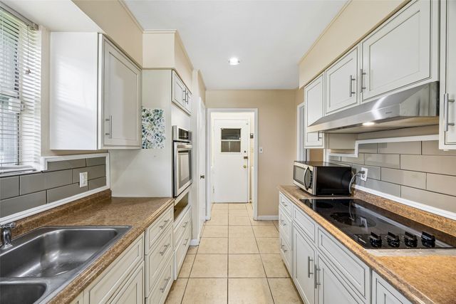 1918 Normandy Drive, Irving, TX 75060