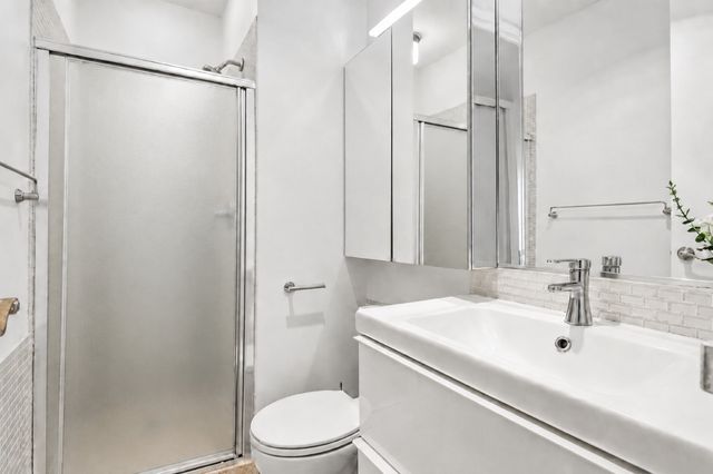 2400 N Lakeview Avenue 1704, Chicago, IL 60614