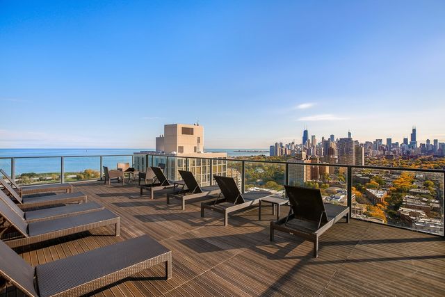 2400 N Lakeview Avenue 1704, Chicago, IL 60614