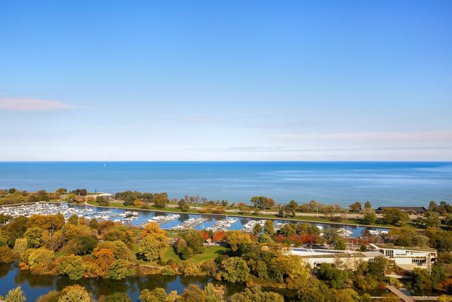 2400 N Lakeview Avenue 1704, Chicago, IL 60614