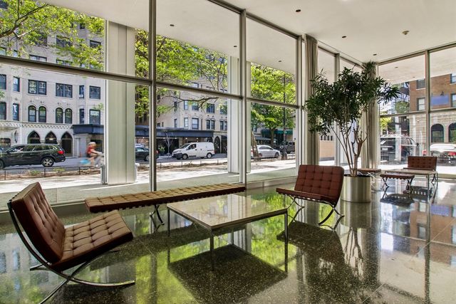 2400 N Lakeview Avenue 1704, Chicago, IL 60614