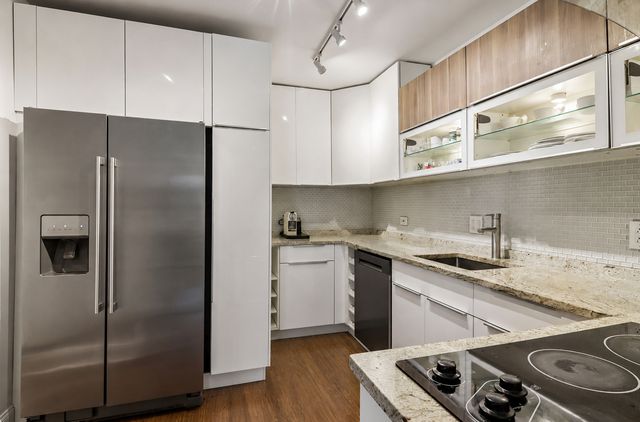 2400 N Lakeview Avenue 1704, Chicago, IL 60614