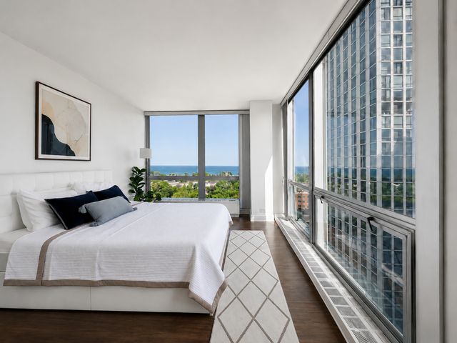 2400 N Lakeview Avenue 1704, Chicago, IL 60614