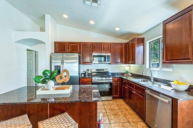 10554 S Sean Drive, Vail, AZ 85641