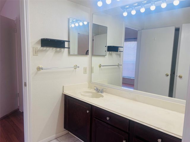 2121 El Paseo Street 2006, Houston, TX 77054