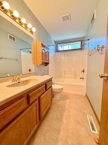 3318 39th Street S, Moorhead, MN 56560