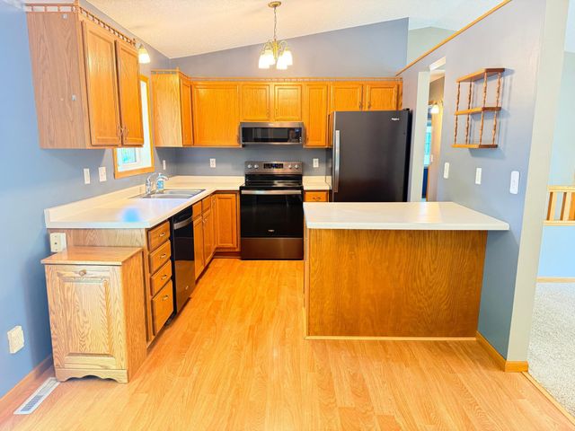 3318 39th Street S, Moorhead, MN 56560
