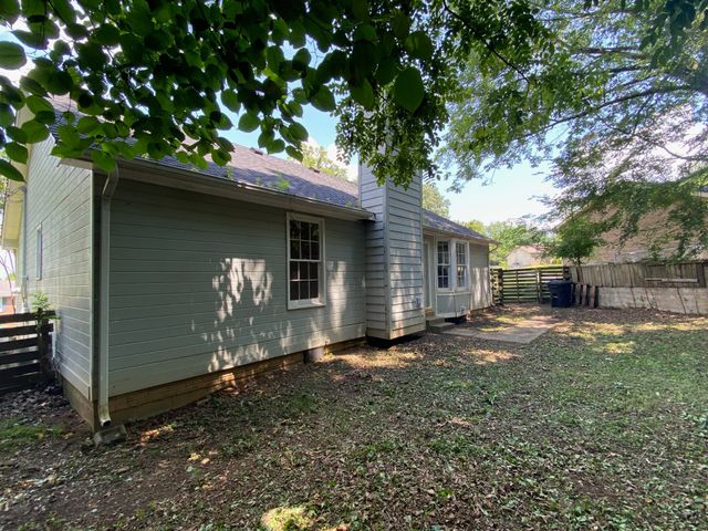 314 Southern Dr, Clarksville, TN 37042