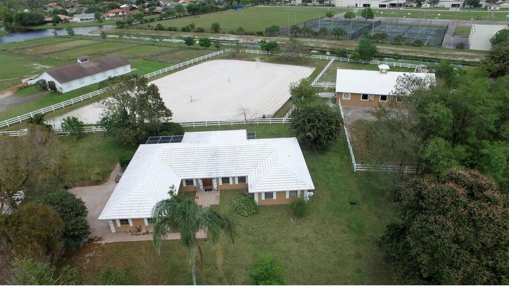 Image 11 of property listing at 2792 Appaloosa Trail, Wellington, FL 33414