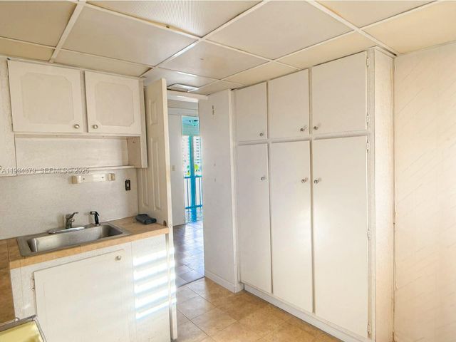 2930 Point East Dr E601, Aventura, FL 33160