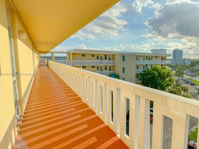 2930 Point East Dr E601, Aventura, FL 33160