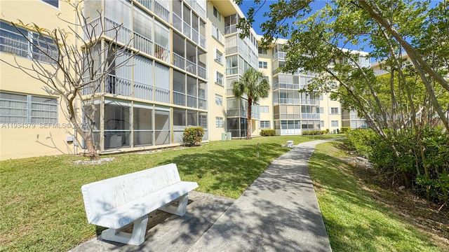 2930 Point East Dr E601, Aventura, FL 33160