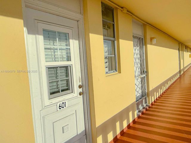 2930 Point East Dr E601, Aventura, FL 33160