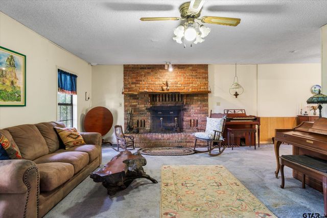 540 VZ County Road 3724, Wills Point, TX 75169