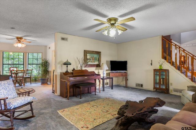 540 VZ County Road 3724, Wills Point, TX 75169
