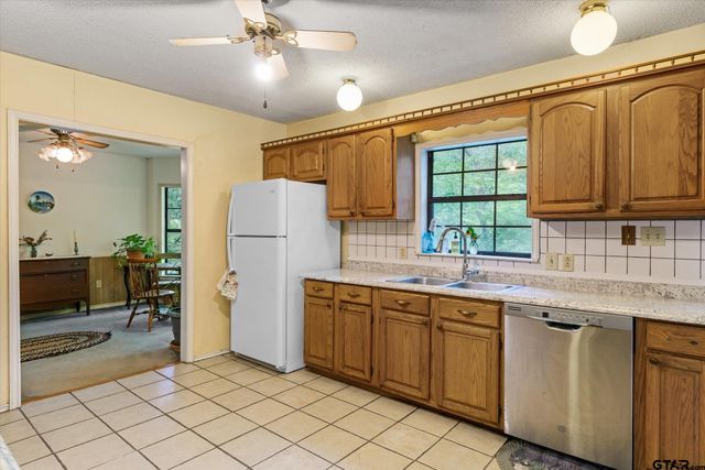 540 VZ County Road 3724, Wills Point, TX 75169
