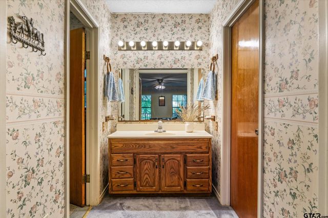 540 VZ County Road 3724, Wills Point, TX 75169