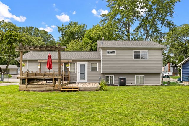 148 Bedford Road, Bolingbrook, IL 60440