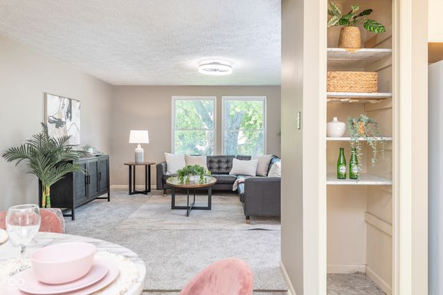 7525 Turnberry Court, Indianapolis, IN 46237