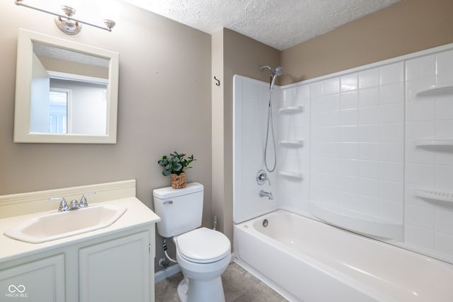 7525 Turnberry Court, Indianapolis, IN 46237
