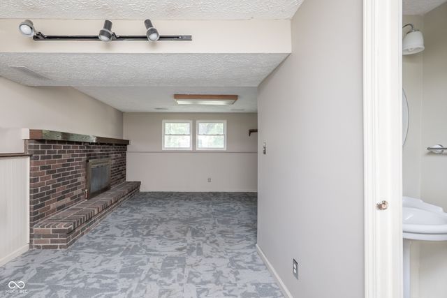 7525 Turnberry Court, Indianapolis, IN 46237