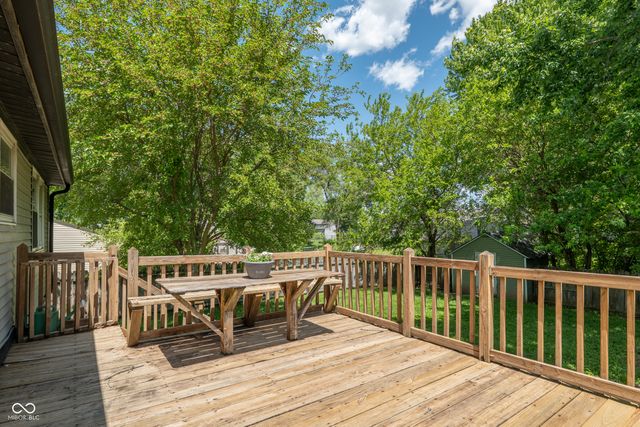 7525 Turnberry Court, Indianapolis, IN 46237