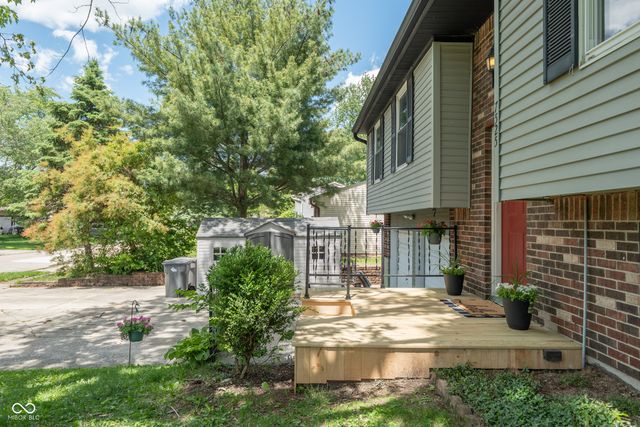 7525 Turnberry Court, Indianapolis, IN 46237