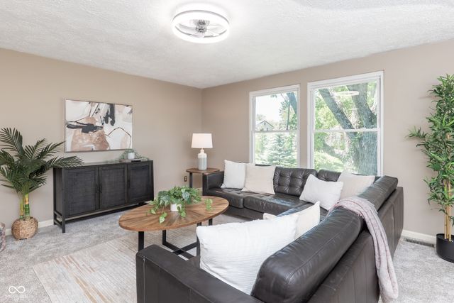 7525 Turnberry Court, Indianapolis, IN 46237