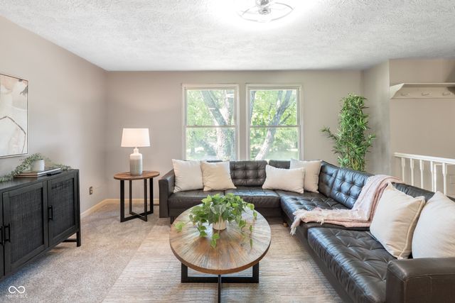 7525 Turnberry Court, Indianapolis, IN 46237