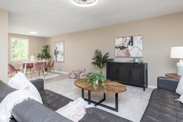 7525 Turnberry Court, Indianapolis, IN 46237