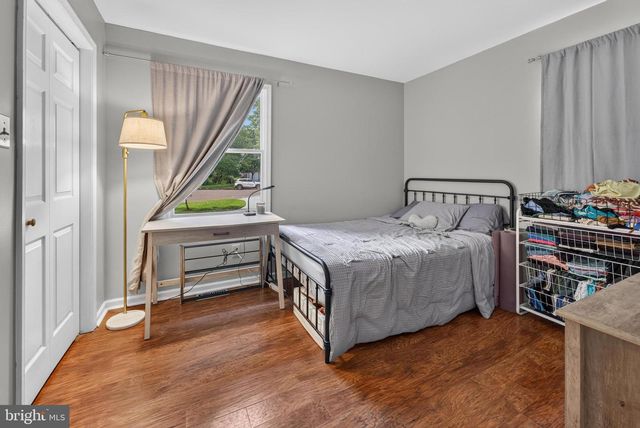 27 GRASMUR CT, Berlin, NJ 08009