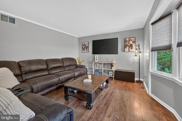 27 GRASMUR CT, Berlin, NJ 08009