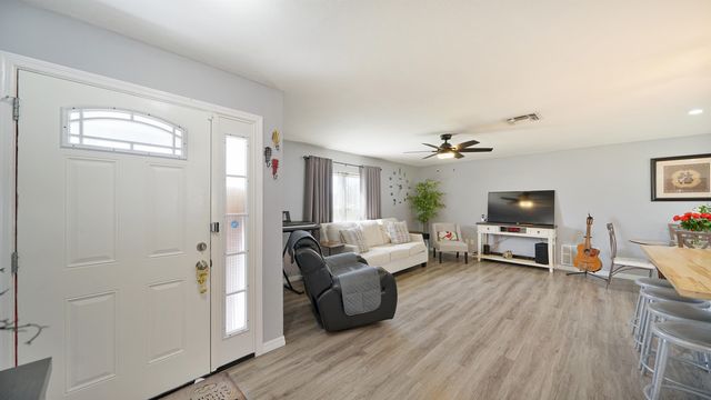 3 Flamingo Dr, Palm Coast, FL 32137