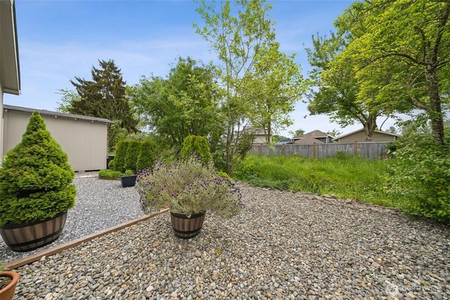 1226 Maple Drive, Enumclaw, WA 98022
