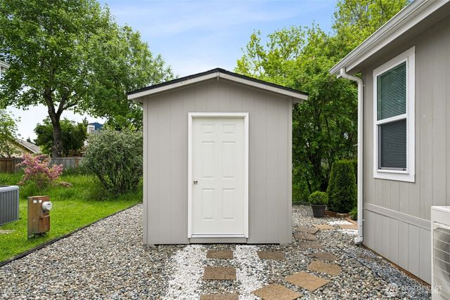 1226 Maple Drive, Enumclaw, WA 98022