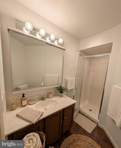 7 MARVIN CT, Lawrenceville, NJ 08648