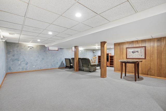 18439 Locust Street, Lansing, IL 60438