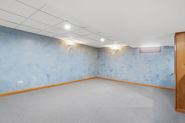 18439 Locust Street, Lansing, IL 60438