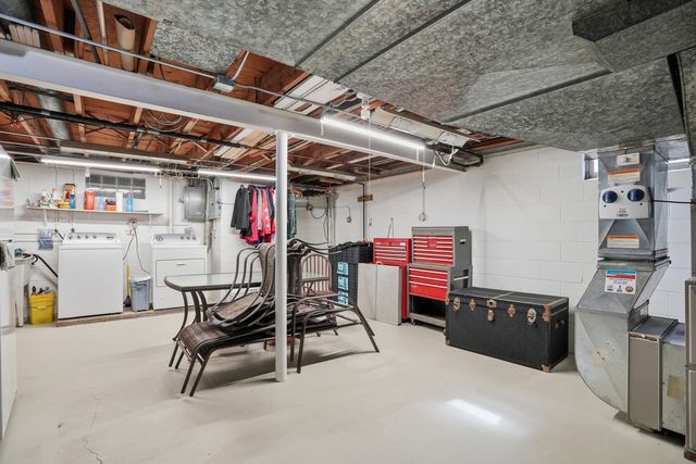 18439 Locust Street, Lansing, IL 60438