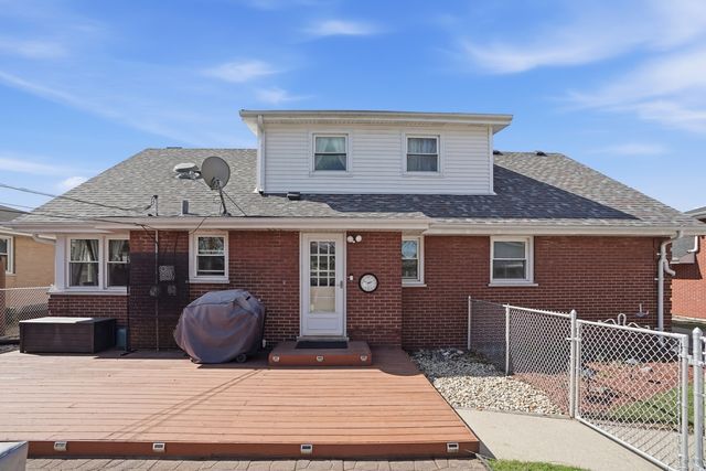 18439 Locust Street, Lansing, IL 60438