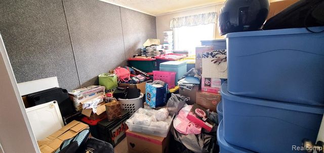 170 Newbury, Adrian, MI 49221