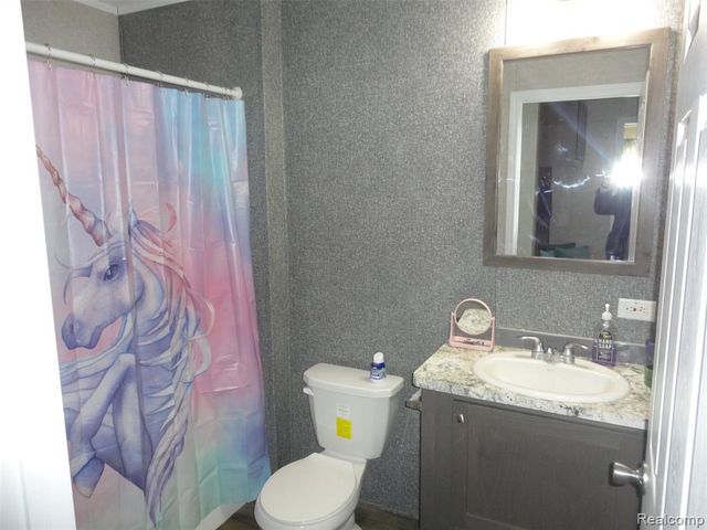 170 Newbury, Adrian, MI 49221