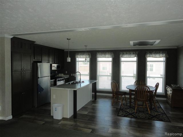 170 Newbury, Adrian, MI 49221