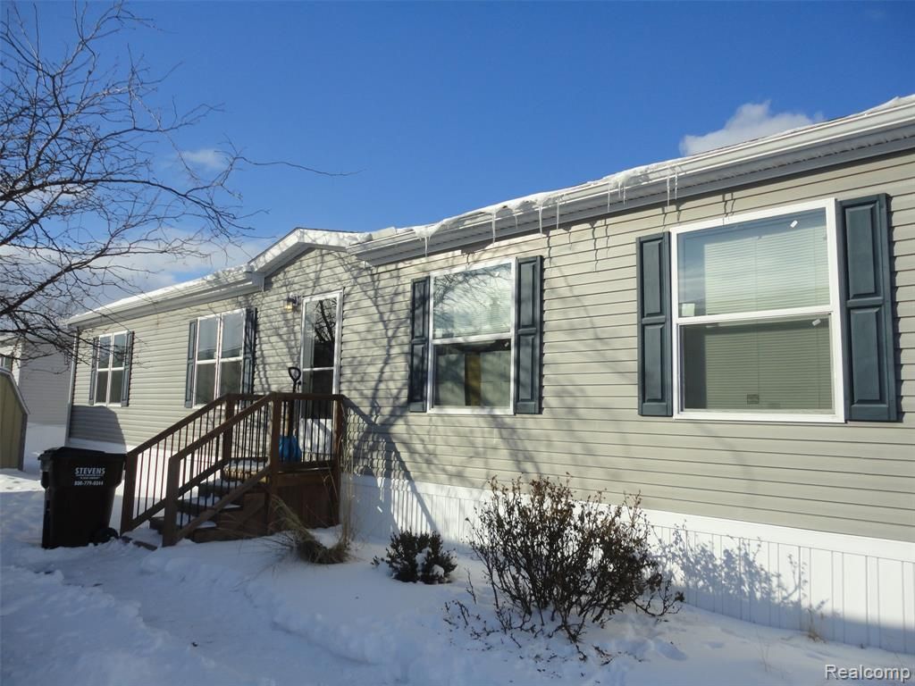 170 Newbury, Adrian, MI 49221