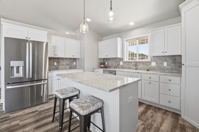 5749 N SEQUOIA DRIVE, Appleton, WI 54913